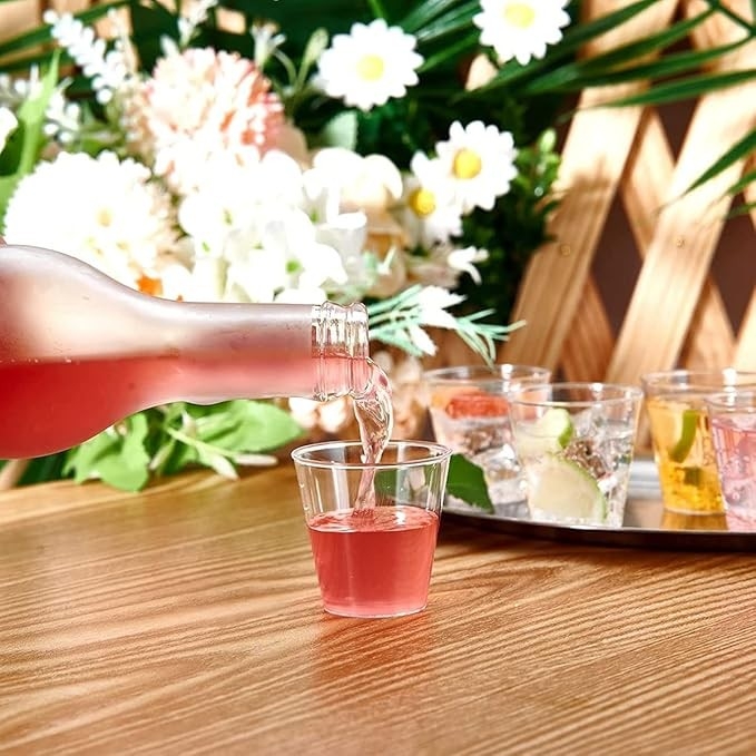 plastikowe kieliszki, kieliszki do shotów, kubki imprezowe,