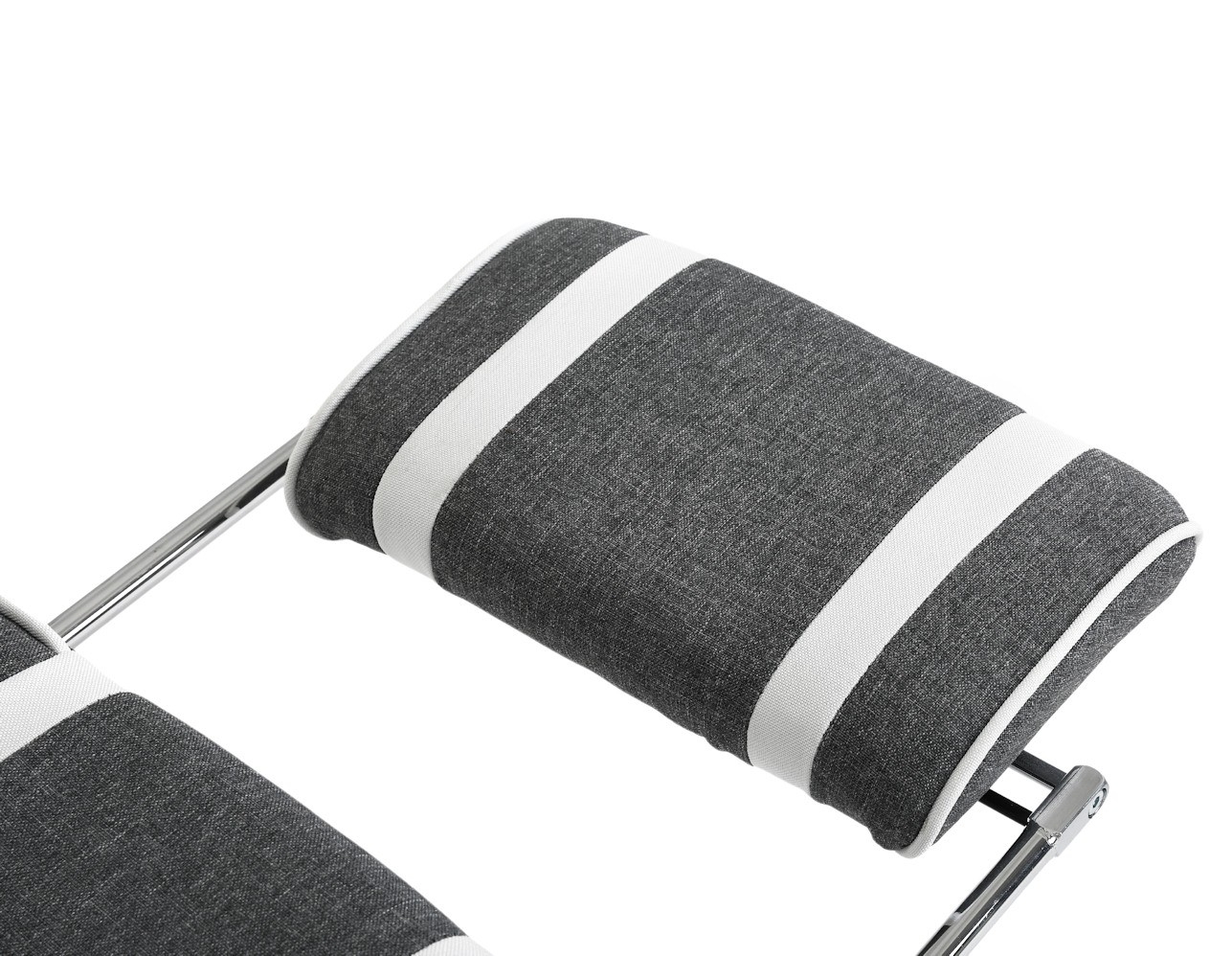 Fotel gamingowy DEUS X-Stream Gray/White — ergonomiczny z wysuwanym podnóżkiem, tkanina, 2 poduszki, kauczukowe kółka, regulowane oparcie