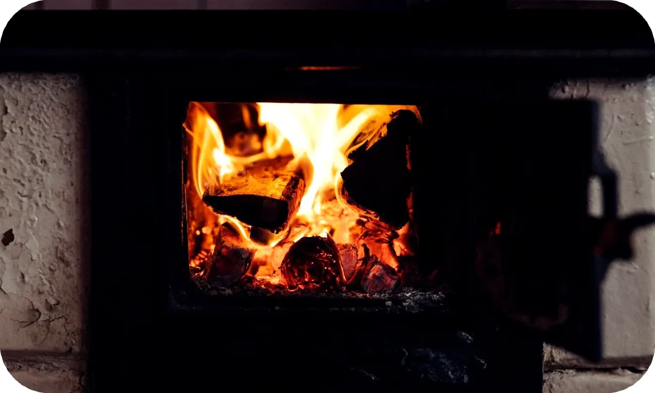Czarna farba żaroodporna do 800°C RAL 9005 – do kominków, pieców i rur